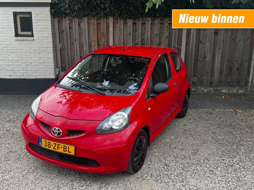 Toyota AYGO, Auto's, Toyota, Voorwielaandrijving, Gebruikt, 4 stoelen, 68 pk