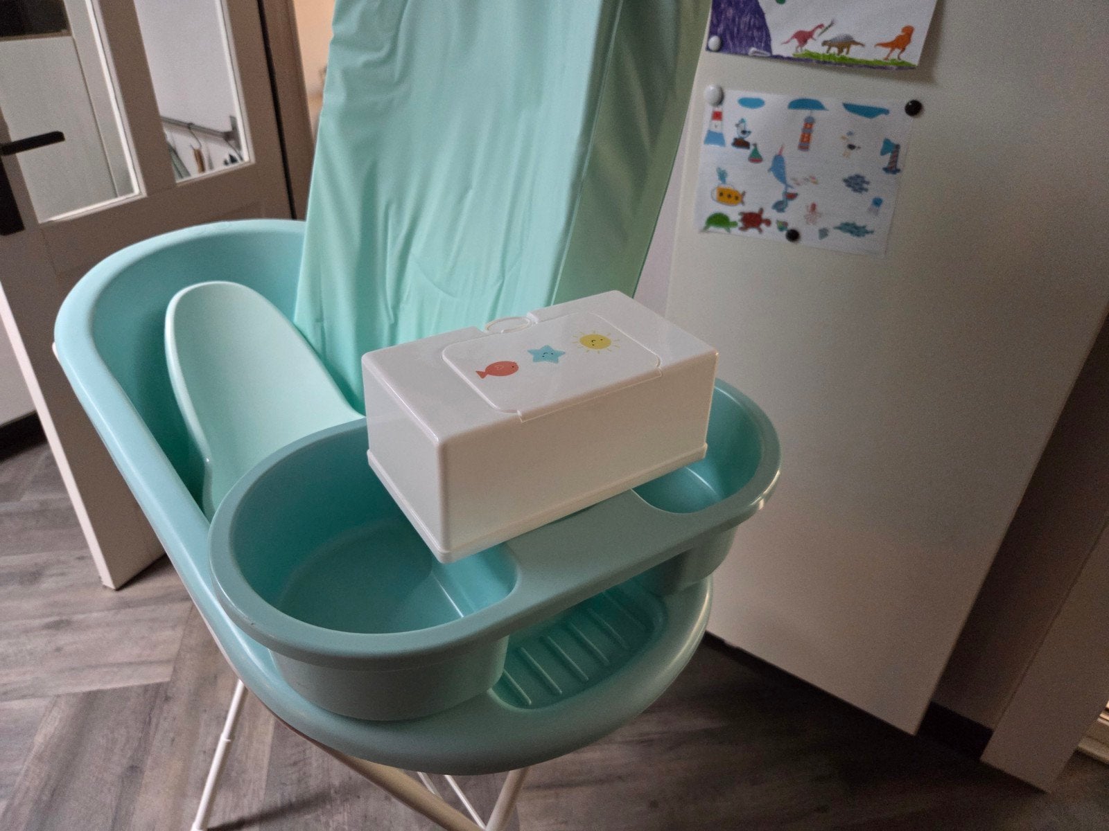 Babybadje met standaard en aankleedkussen, Gebruikt, Badje, Standaard, Ophalen
