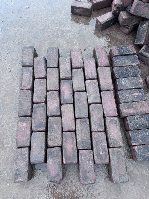 Goedkoop oude hard gebakken klinkers / keiformaat ?, Gebruikt, Keramiek, Ophalen of Verzenden, 10 m² of meer