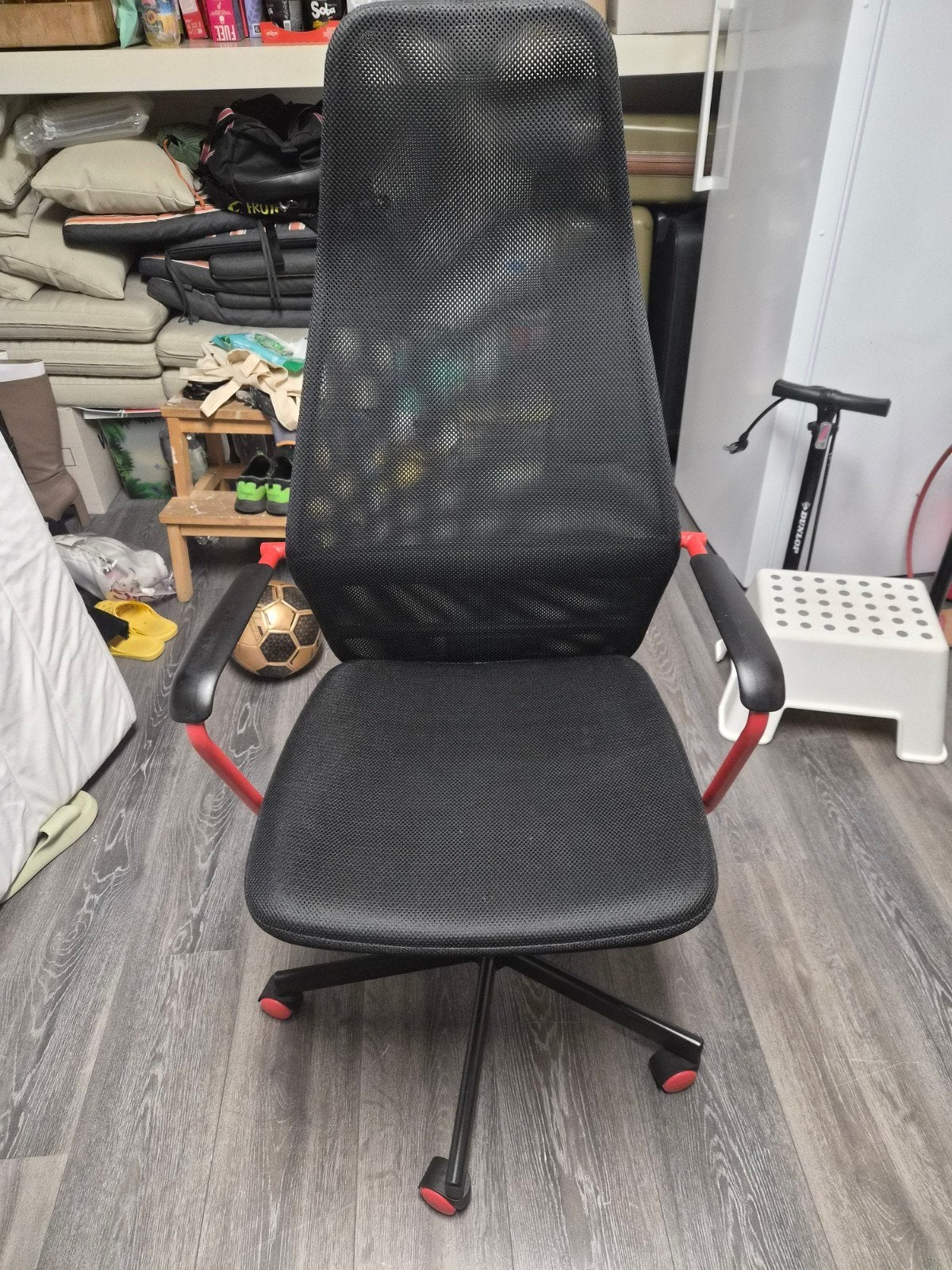 IKEA HUVUDSPELARE Gaming Bureaustoel - Zwart/Rood, Ophalen, Zwart, Zo goed als nieuw, Gaming bureaustoel