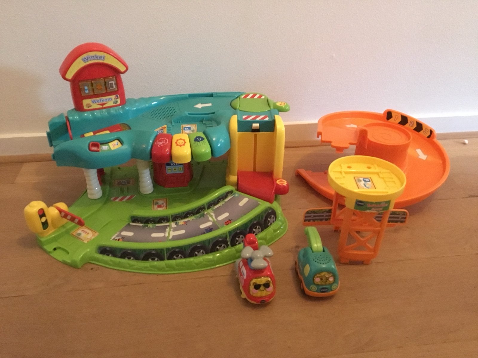 VTech Toet Toet Auto's Garage met 2 auto's, Ophalen of Verzenden, Zo goed als nieuw, 6 maanden tot 2 jaar