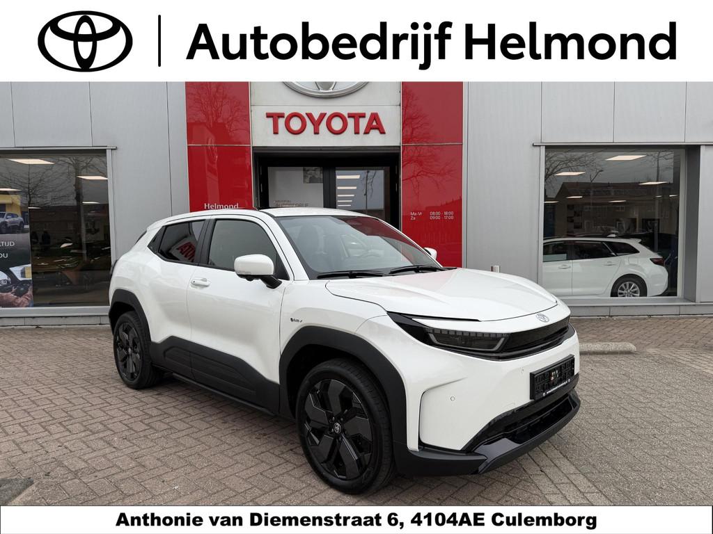 Toyota Urban Cruiser Executive 61 kWh, Gebruikt, Leder en Stof, Wit, 360 min