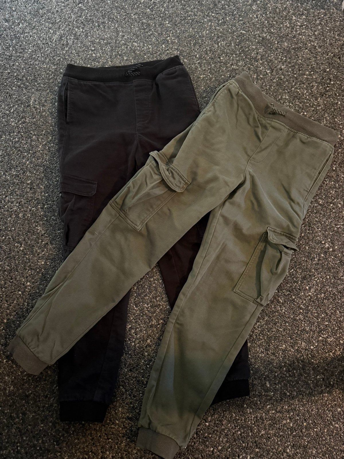 2x jogger van de H&M maat 140, Ophalen, Zo goed als nieuw, Jongen, Broek