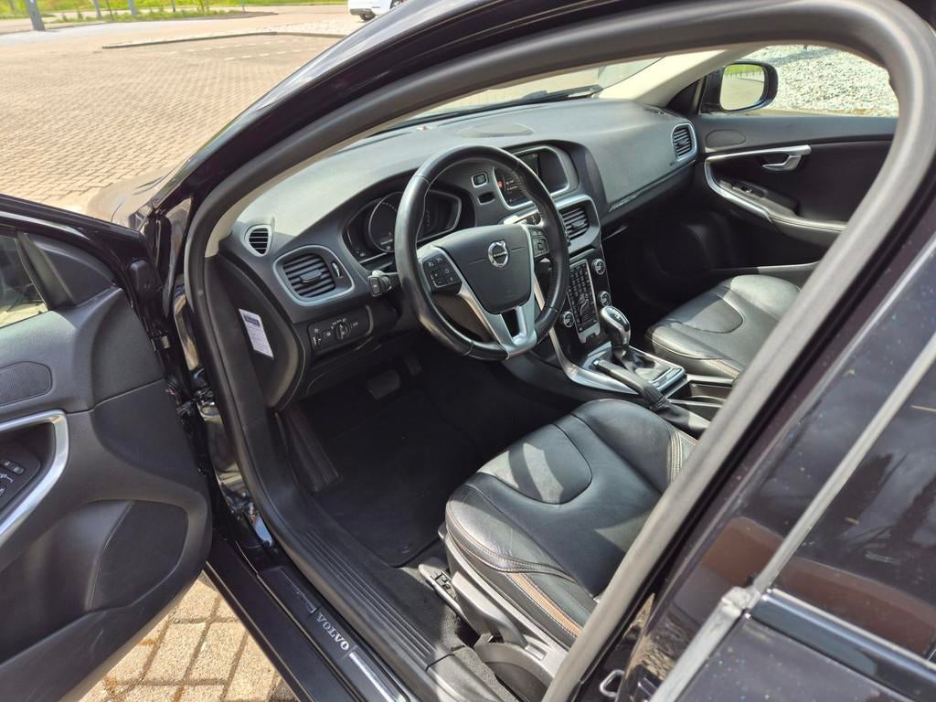 Volvo V40 Cross Country 1.5 T3 Polar+ Luxury, Auto's, Euro 6, 4 cilinders, 700 kg, Zwart