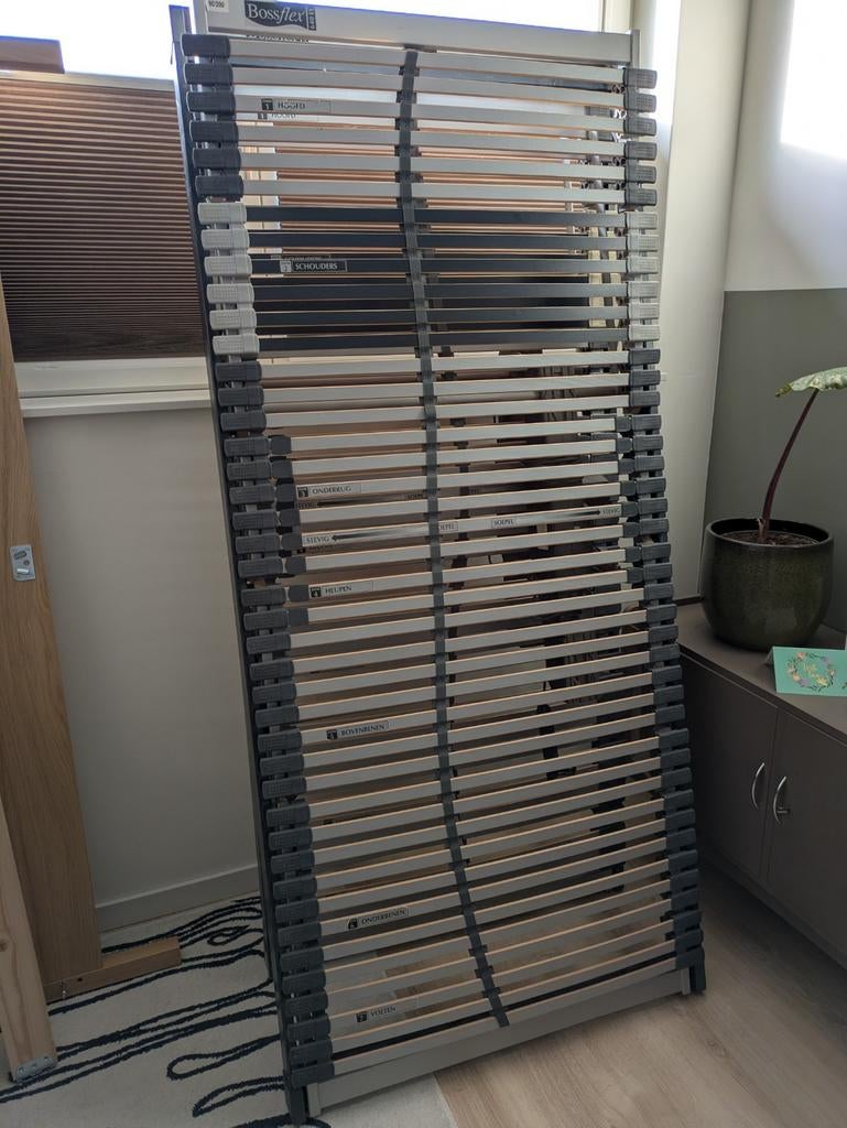 2x elektrisch verstelbare Bossflex lattenbodems 90x200 cm, Huis en Inrichting, Slaapkamer | Matrassen en Bedbodems, Ophalen, 90 cm