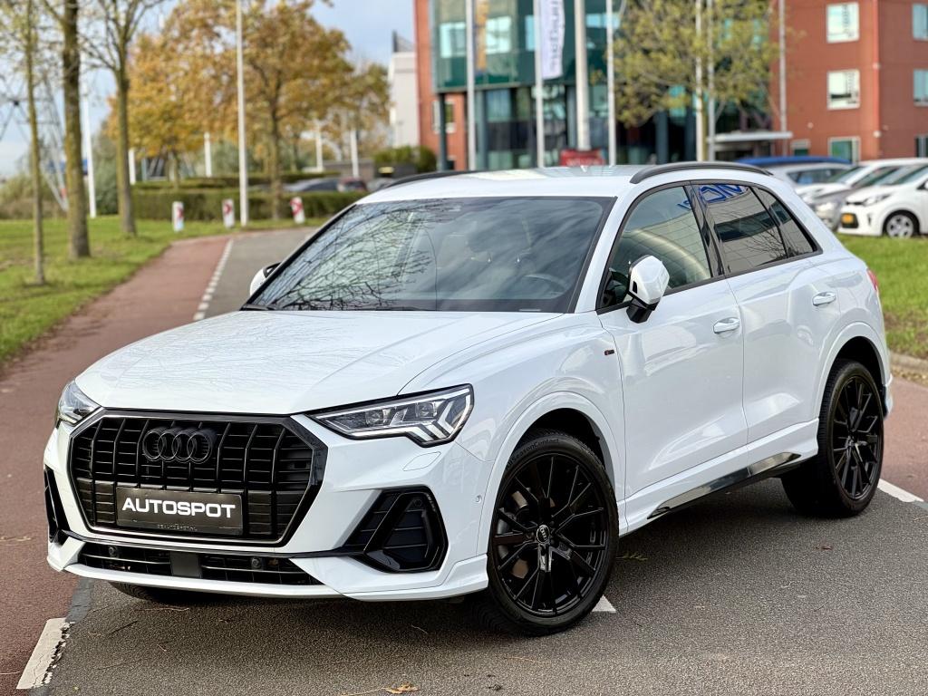 Audi Q3 35 TFSI S-Line Black Ed. Navi Keyless Camera Matrix, Automaat, 1525 kg, 4 cilinders, 150 pk