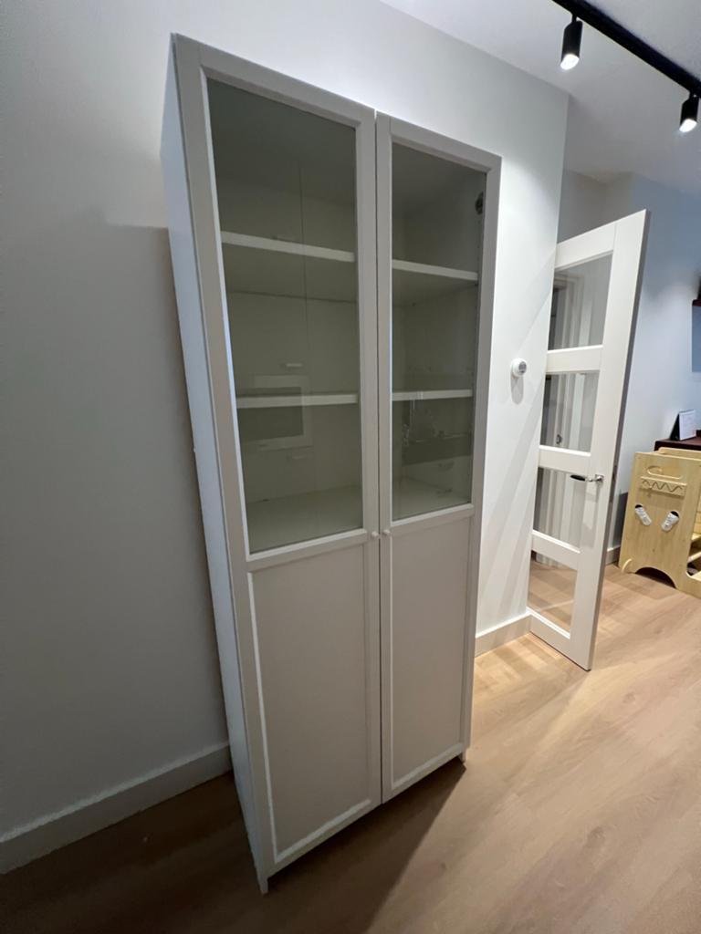 IKEA Billy servieskast met glazen deuren, Huis en Inrichting, Kasten | Vitrinekasten, Ophalen, 200 cm of meer, 50 tot 100 cm, Zo goed als nieuw