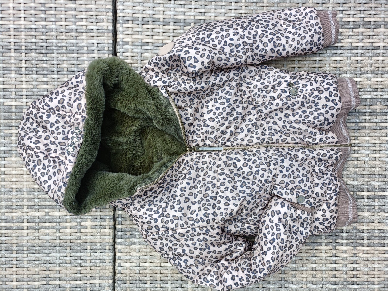 Zeer nette winterjas mt 134, Reversible, Ophalen, Meisje, Zo goed als nieuw, WE Fashion