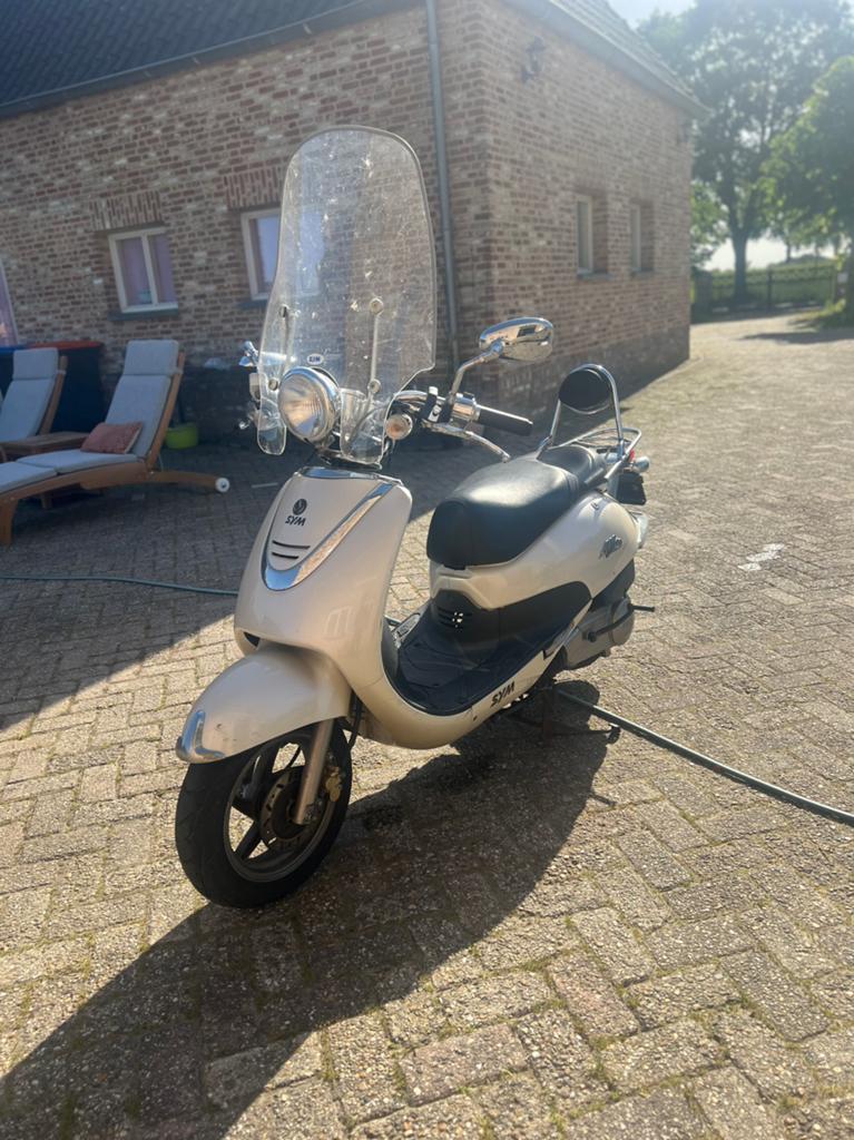 Sym Allo 125cc 4t snor kenteken, Fietsen en Brommers, Scooters | SYM, Zo goed als nieuw, Allo, Benzine, Ophalen