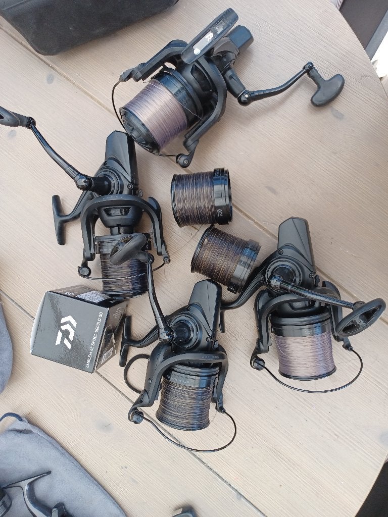 karpermolens 4 xdaiwa emblem, Watersport en Boten, Ophalen of Verzenden, Zo goed als nieuw, Molen