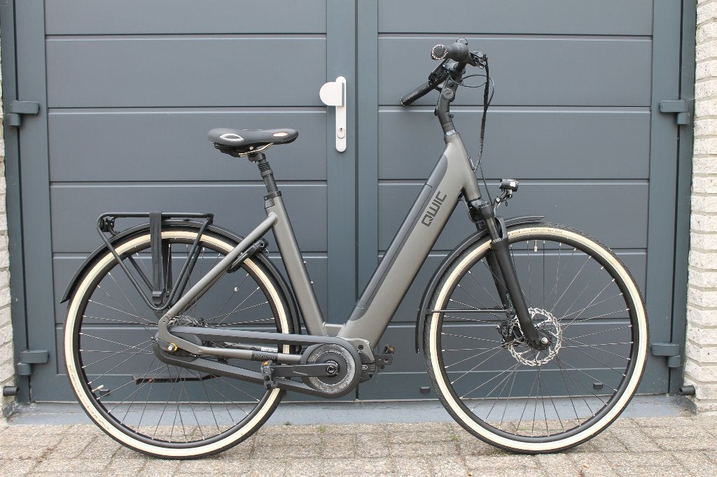 Qwic Premium mn7+ dames ebike lage instap maat 54 en 1.566km, Fietsen en Brommers, Ophalen, Qwic, Zo goed als nieuw, 51 tot 55 cm