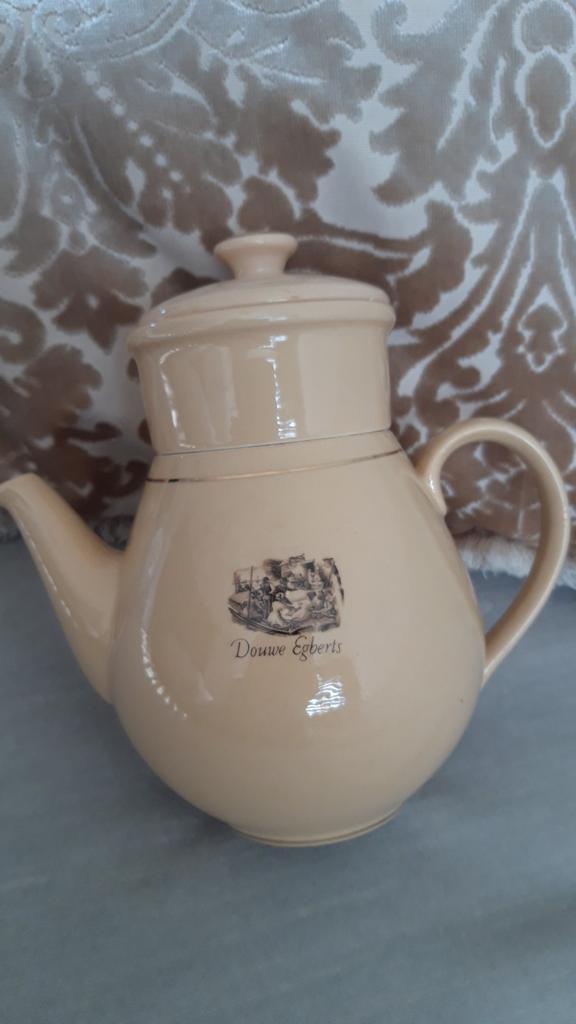 Porseleinen Douwe Egberts koffiekan, Ophalen of Verzenden