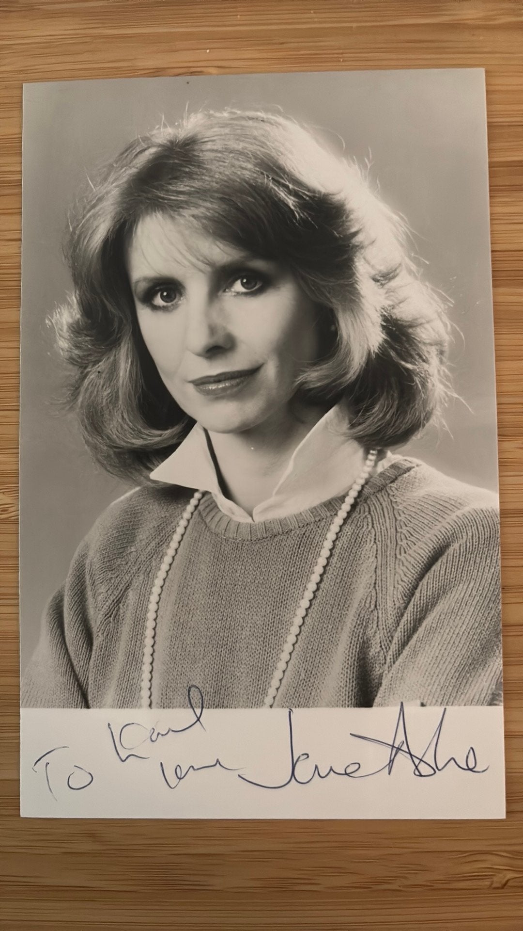 Jane Asher 1946) BEATLES FOTOKAART met ECHTE handtekening, Ophalen of Verzenden, 1980 tot heden, Ongelopen, Sterren en Beroemdheden