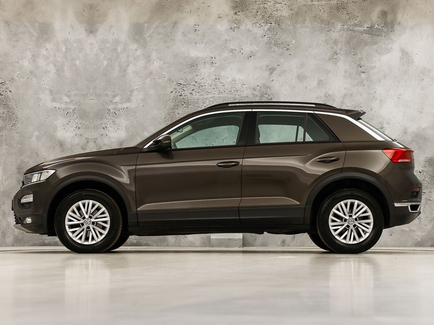 Volkswagen T-Roc 1.5 TSI Sport 150Pk (APPLE CARPLAY, GROOT N, Stof, 4 cilinders, Bedrijf, Handgeschakeld