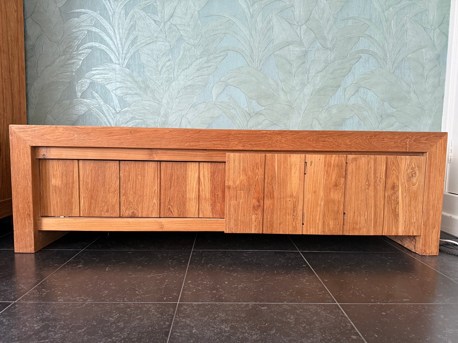 tv-meubel / dressoir van blank teak hout - nieuw staat, Ophalen, 150 tot 200 cm, Teakhout, Zo goed als nieuw