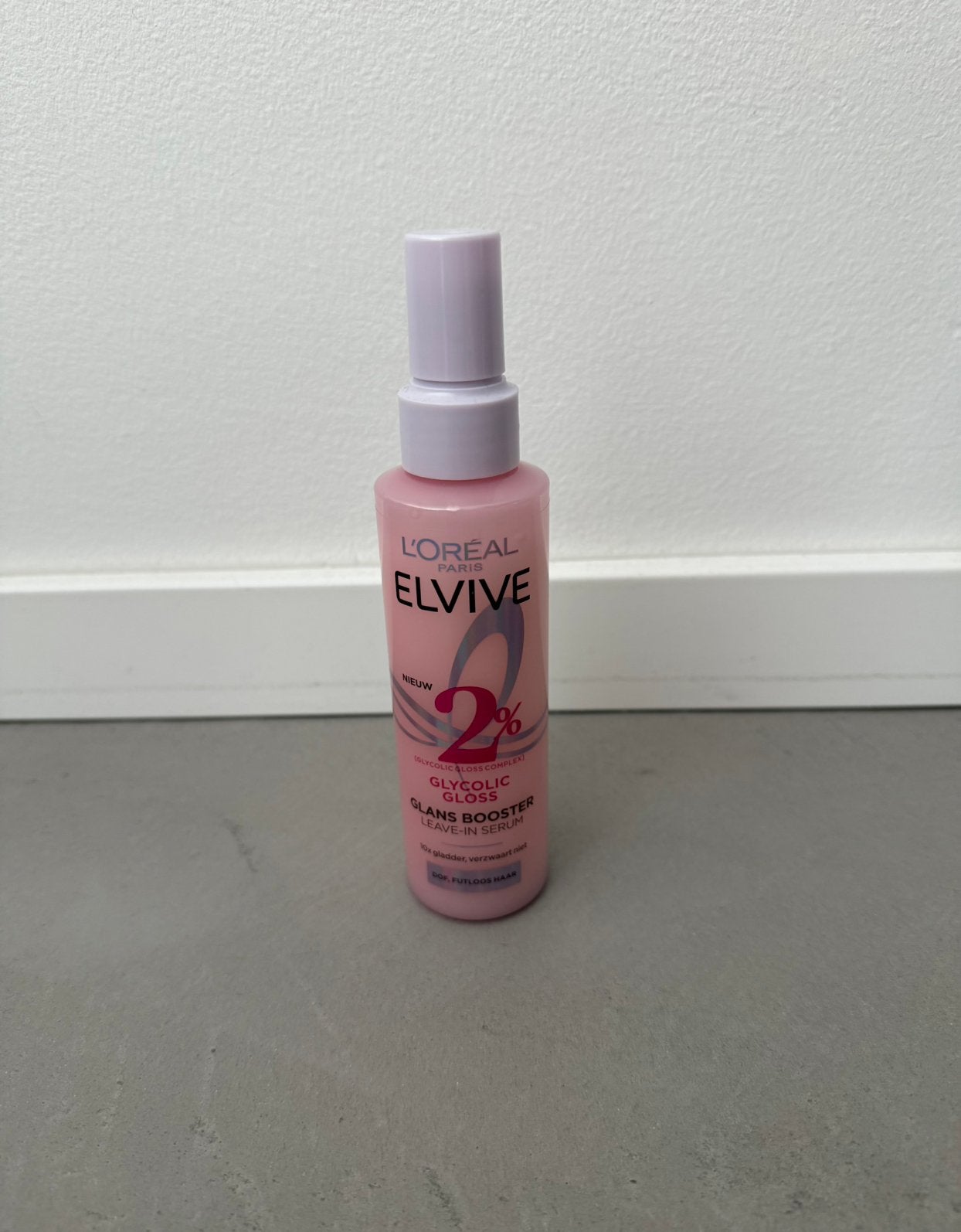 L’Oreal elvive leave in serum, Ophalen of Verzenden, Nieuw, Haarverzorger of -hersteller