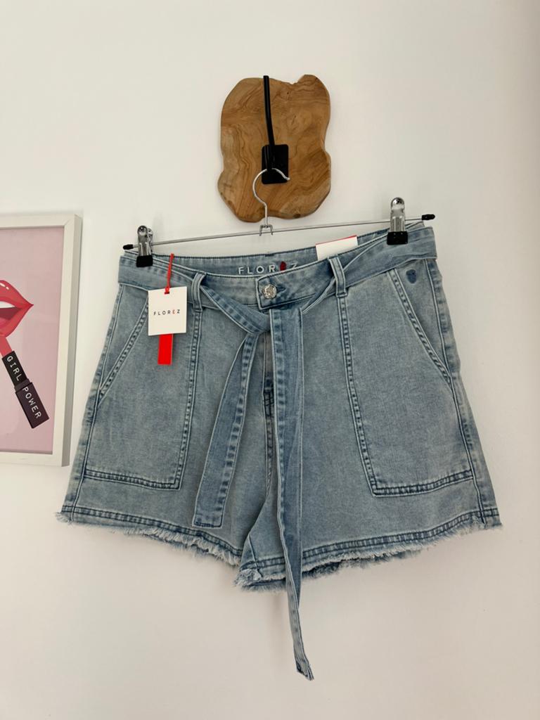 Nieuwe Florez shorts met prijskaartje - Maat W28, Eu, Kort, Nieuw, Ophalen of Verzenden