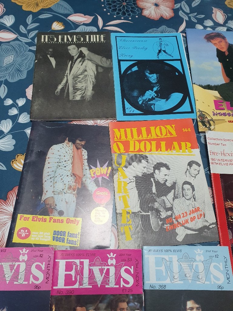 Verzameling Elvis presley 20 boeken 5 kalenders en vel postz, Ophalen of Verzenden, Zo goed als nieuw, Boek, Tijdschrift of Artikel