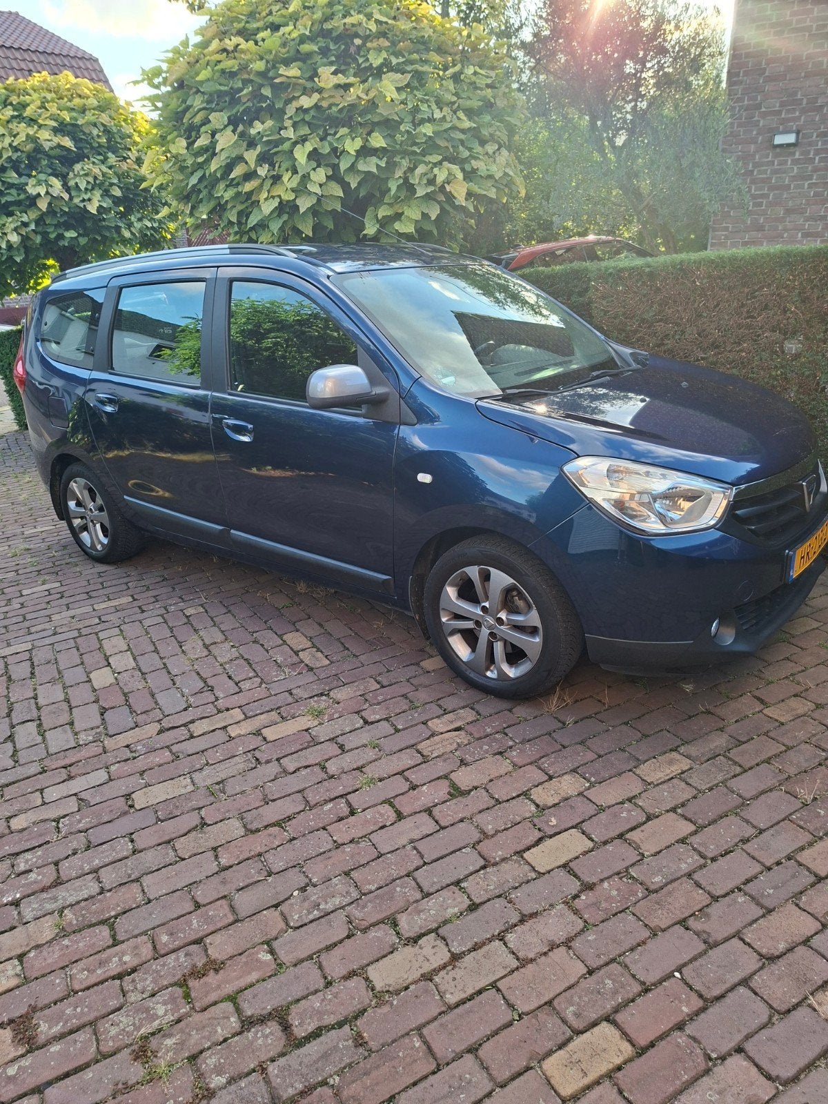 Dacia Lodgy 1.2 TCE 85KW Stepway 2015 Blauw, Auto's, Voorwielaandrijving, 4 cilinders, Blauw, 7 stoelen