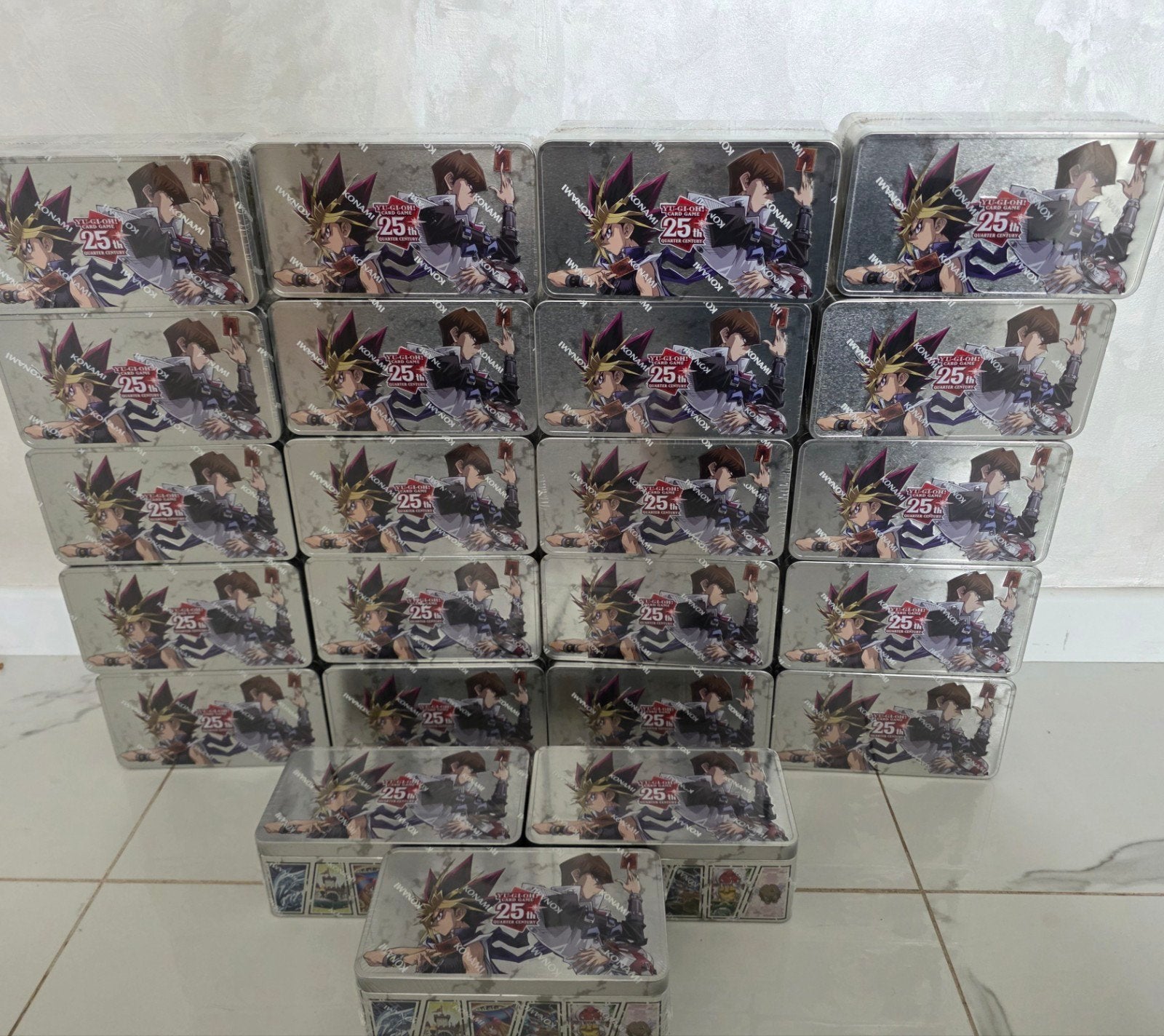 14x Yu-Gi-Oh! 25th Anniversary Tin: Dueling Heroes, Ophalen of Verzenden, Nieuw, Overige typen