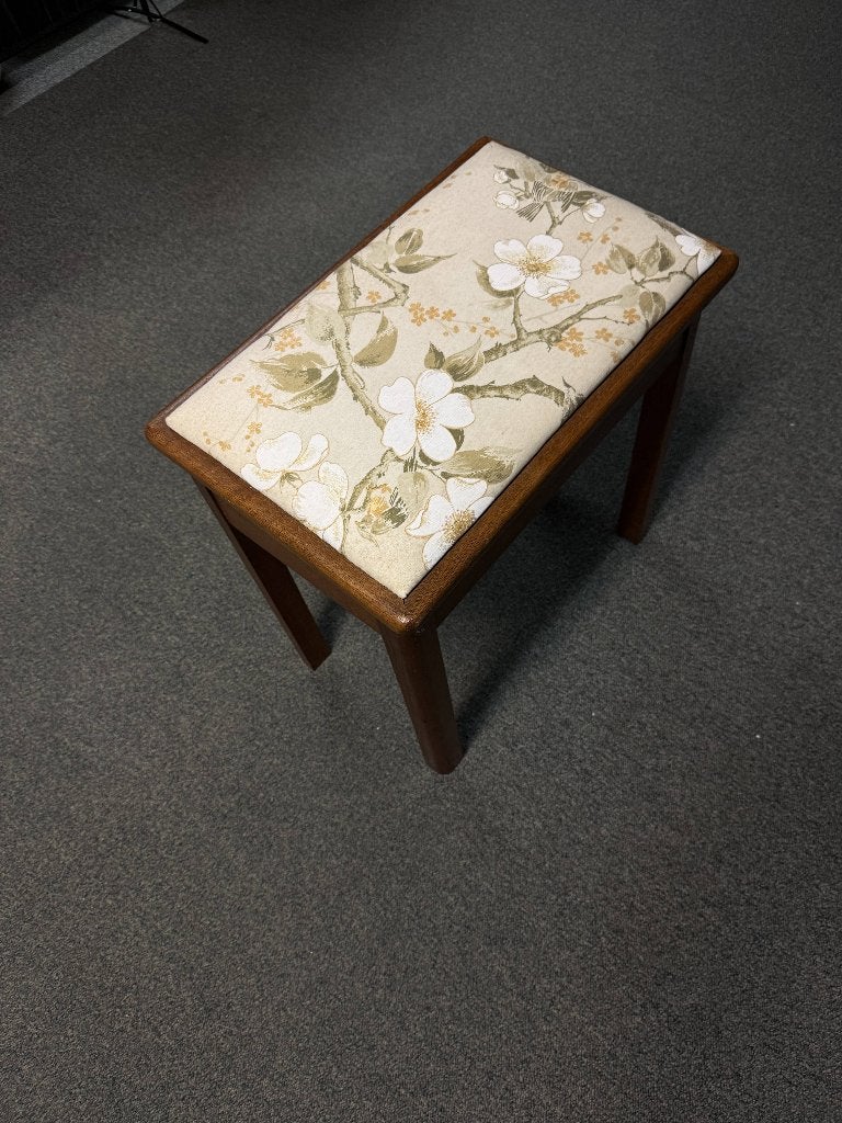 Pianokruk / pianostoel van hout met bloemmotief, Ophalen