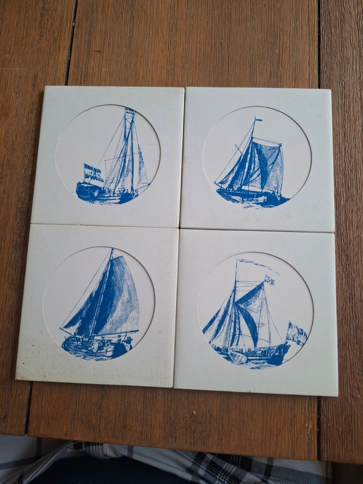 4 Friese skûtsjes onderzetters H&R Johnson Engeland, Antiek en Kunst, Ophalen of Verzenden