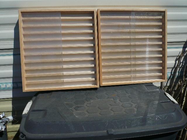 Vitrine hangkastjes., Antiek en Kunst, Ophalen