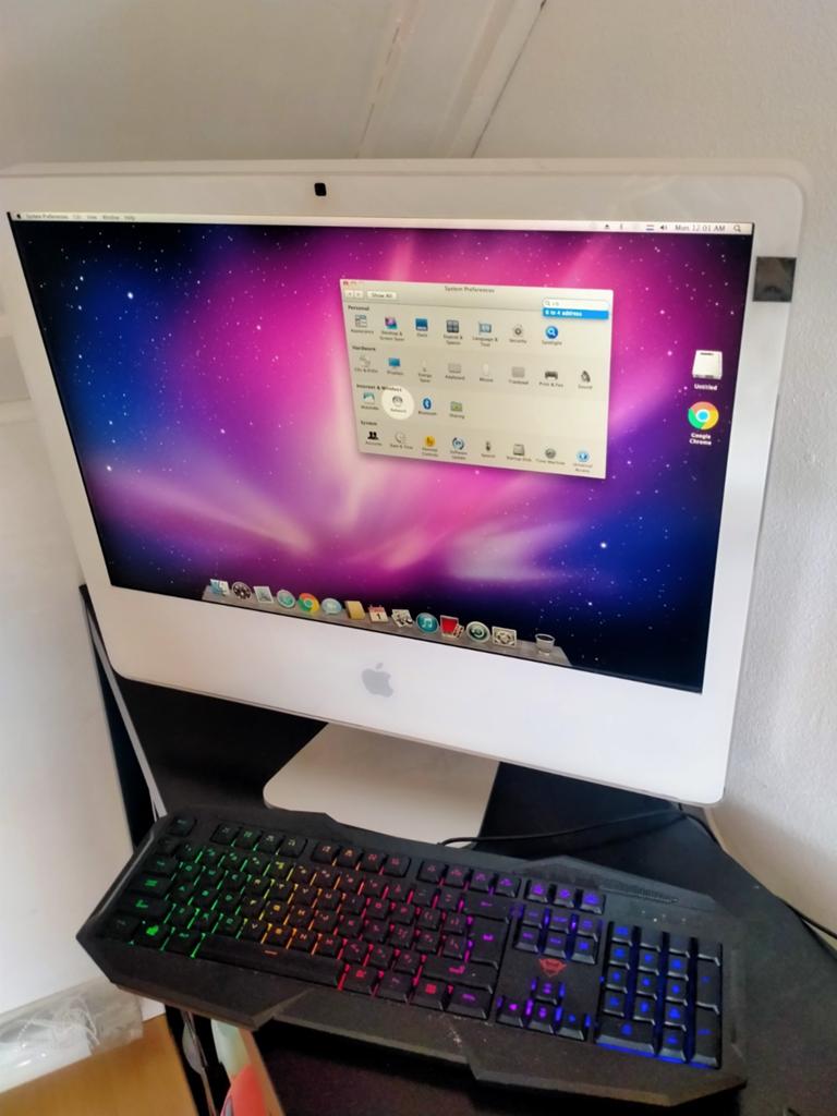 Apple iMac (oud model) met toetsenbord en muis, goed werkend, Computers en Software, Apple Desktops, Ophalen, Gebruikt, IMac, Onbekend