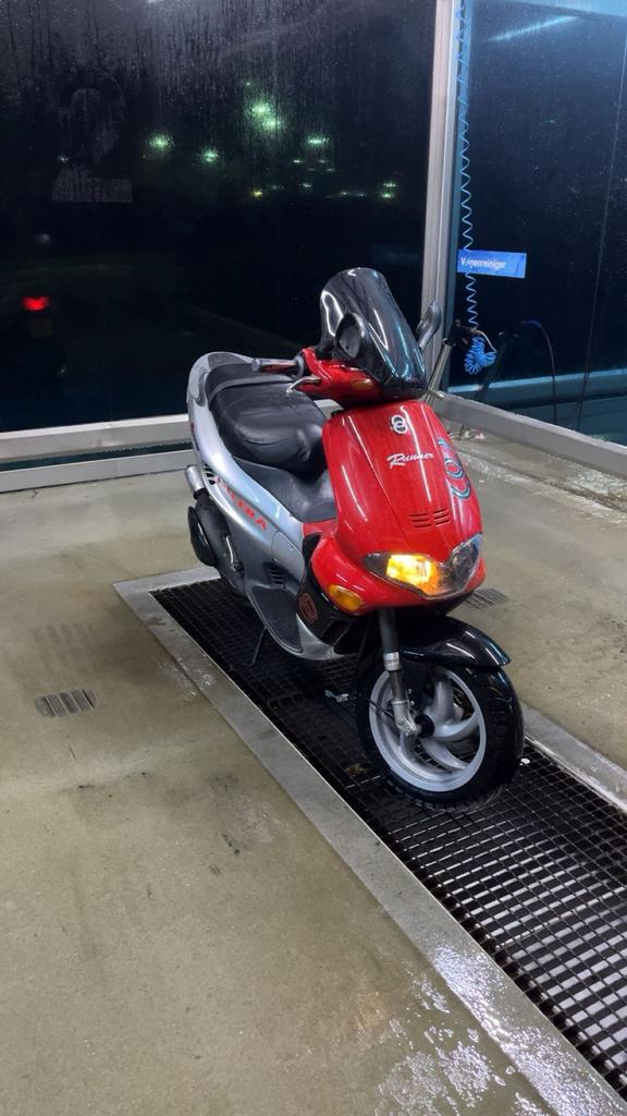 Gilera runner dd lc, Fietsen en Brommers, Scooters | Piaggio, Zo goed als nieuw, Overige modellen, Benzine, Ophalen of Verzenden