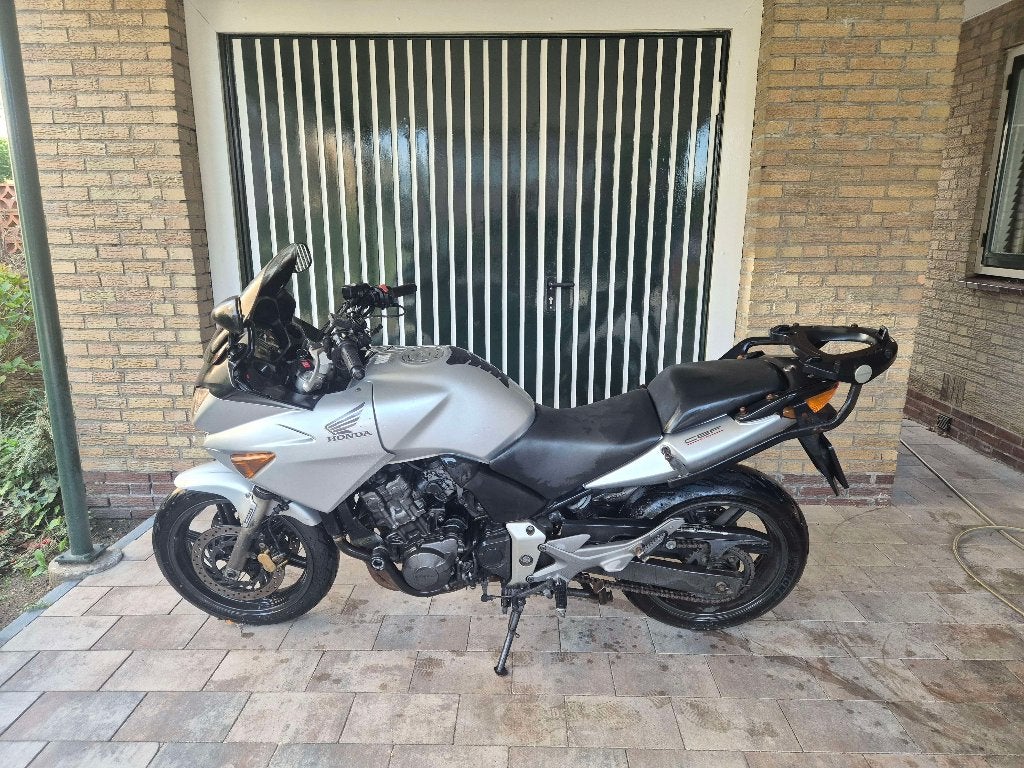 Honda CBF 600 S ABS | 2004 | 72.932 km, Motoren, 4 cilinders, Gebruikt, Particulier, Meer dan 35 kW