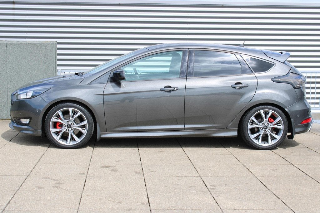 Ford Focus 1.5 ST-Line 182 Navigatie / Camera / LMV / Alcant, Auto's, Ford, Origineel Nederlands, Bedrijf, Handgeschakeld, Zilver of Grijs