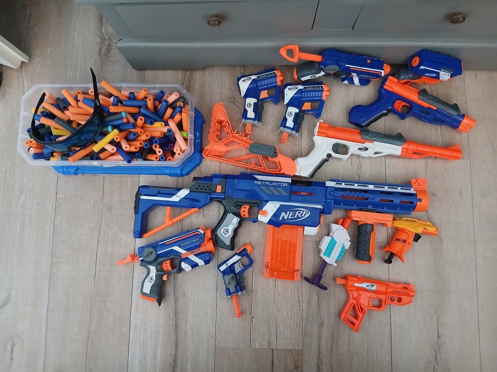 Een uitgebreide collectie van 12 Nerf blasters, Ophalen, Zo goed als nieuw