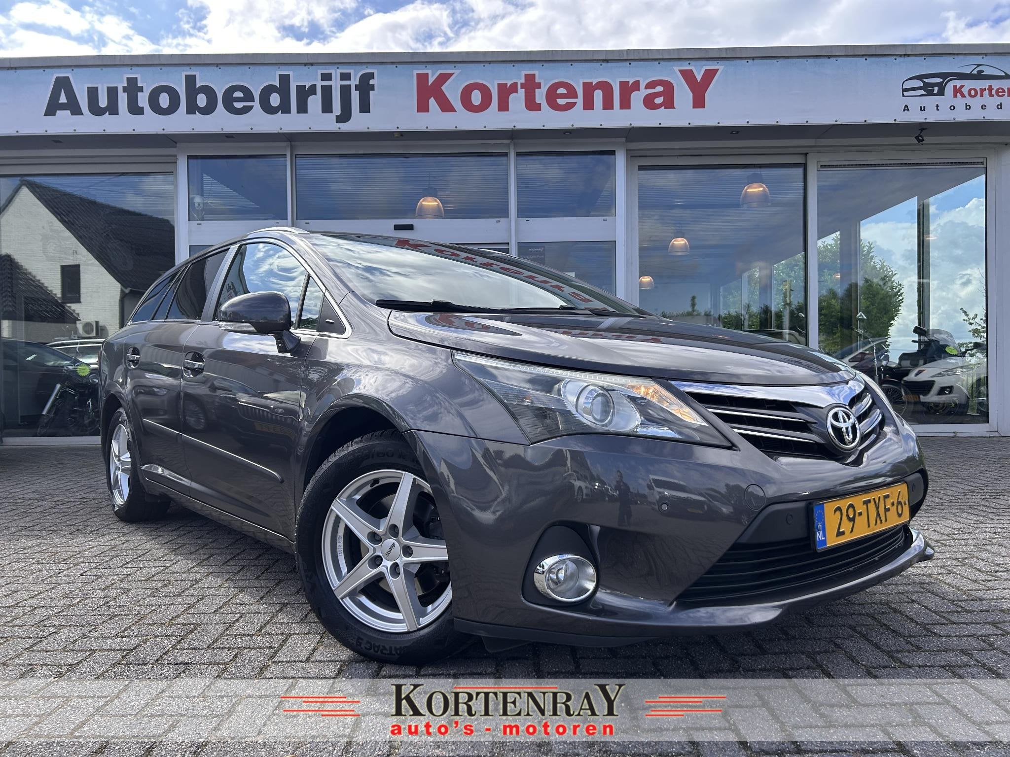 Toyota Avensis Wagon 1.8 VVTi Business automaat/achteruitrij, Auto's, 4 cilinders, Origineel Nederlands, 1600 kg, 1405 kg