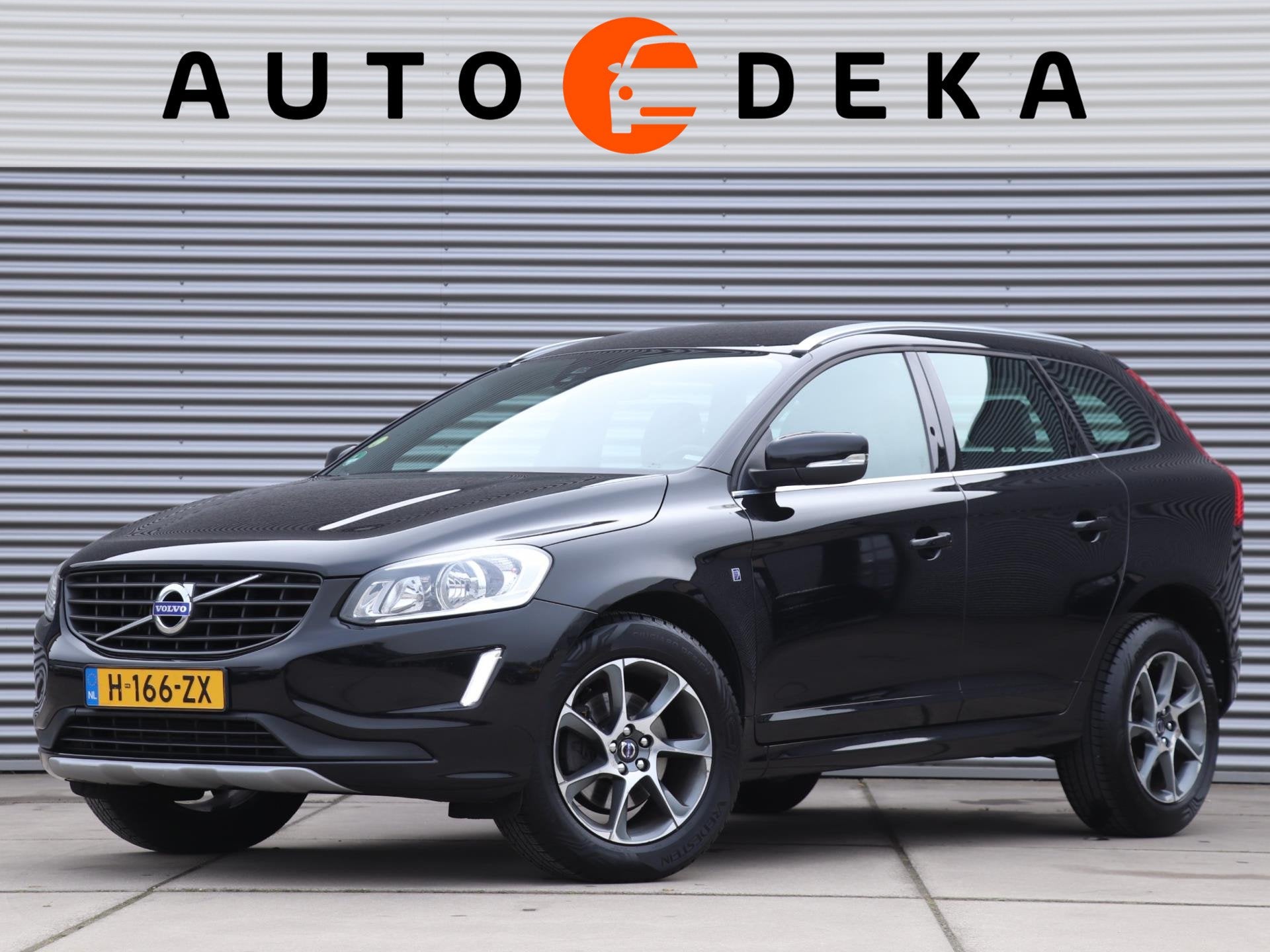 Volvo XC60 2.0 D4 Ocean Race Automaat *Leder*Trekhaak*Naviga, Zwart, Leder, Bedrijf, SUV of Terreinwagen