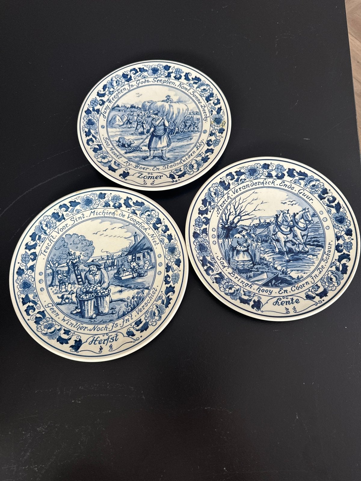 3 Antieke Delfts Blauwe Bordjes - Jaargetijden, Ophalen