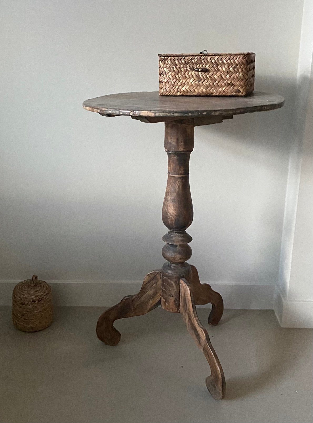 Antieke houten bijzettafel/wijntafel, Ophalen