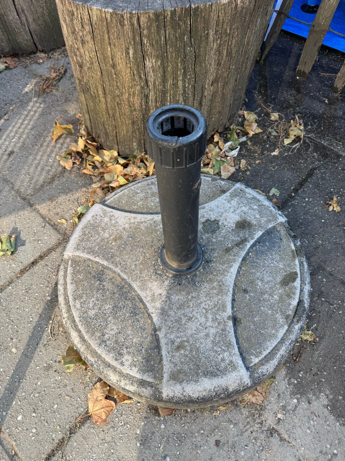 Gebruikte betonnen parasolvoet, Tuin en Terras, Parasols, Ophalen, Gebruikt, Parasolvoet