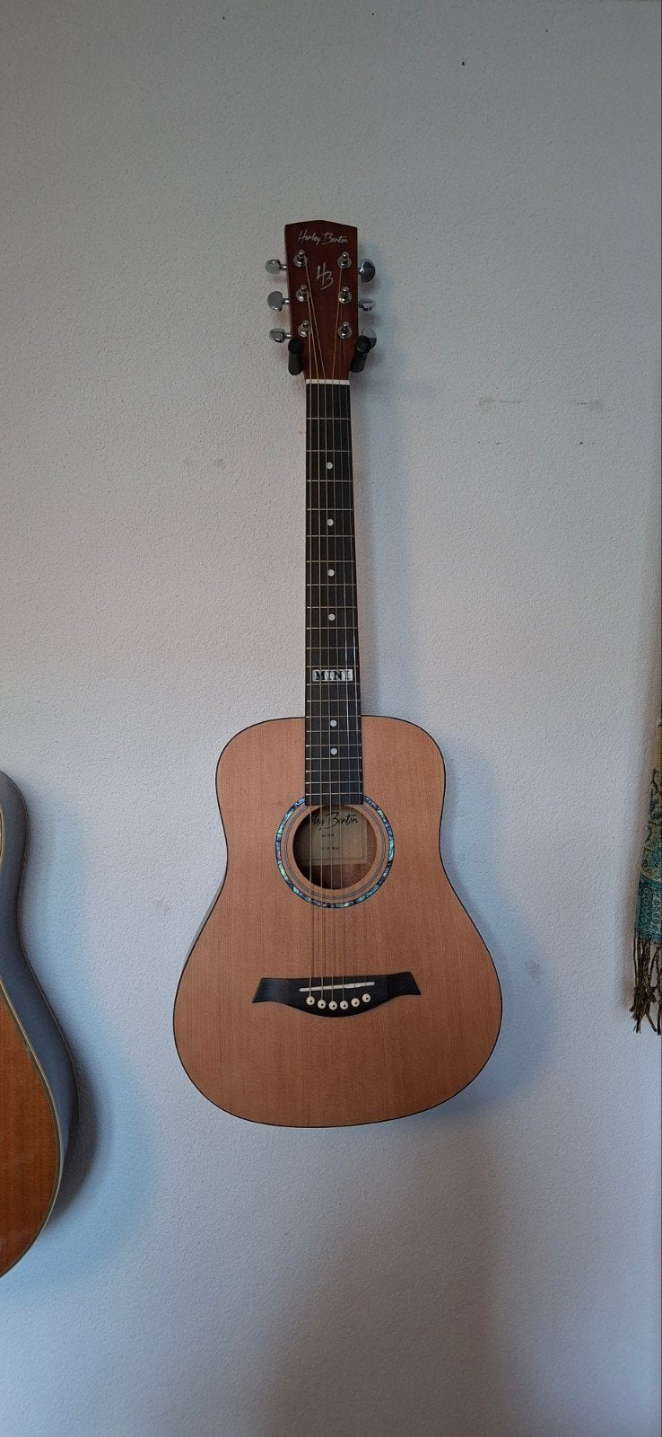 Kleine Harley Benton akoestische gitaar reizen, Muziek en Instrumenten, Versterkers | Bas en Gitaar, Ophalen, Zo goed als nieuw