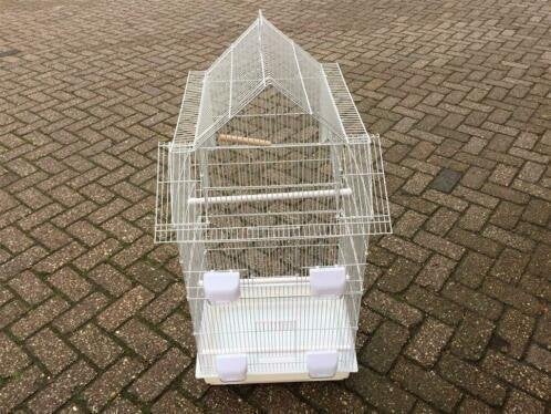Mooie hoge ruime vogelkooi voor tropen / kanaries en parkiet, Dieren en Toebehoren, Vogels | Toebehoren, Kooi-accessoires, Nieuw