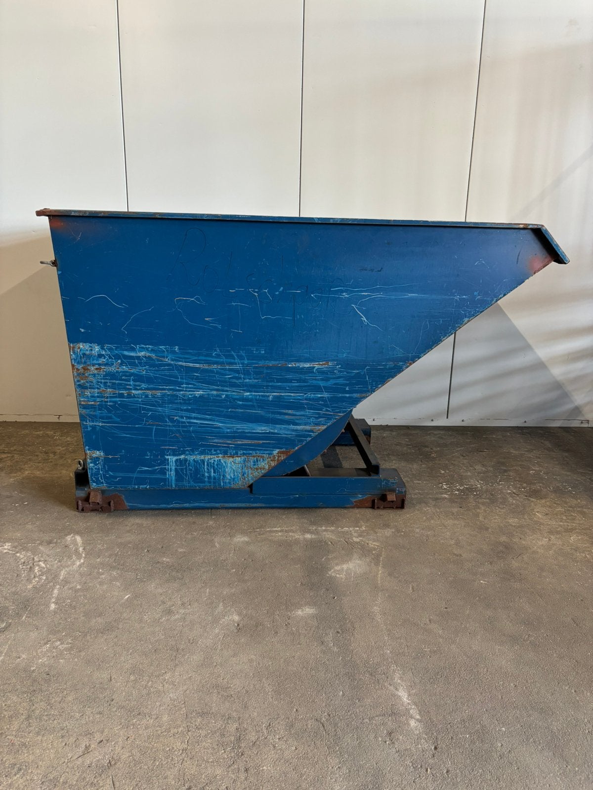 Kantelbak 2100L / kiepbak / kiepkantelbak / heftruckbak, Ophalen, Gebruikt, ., .
