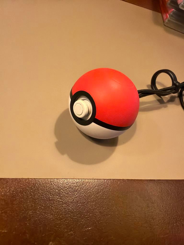 Nintendo Switch Poké Ball Plus Controller, Ophalen of Verzenden, Zo goed als nieuw