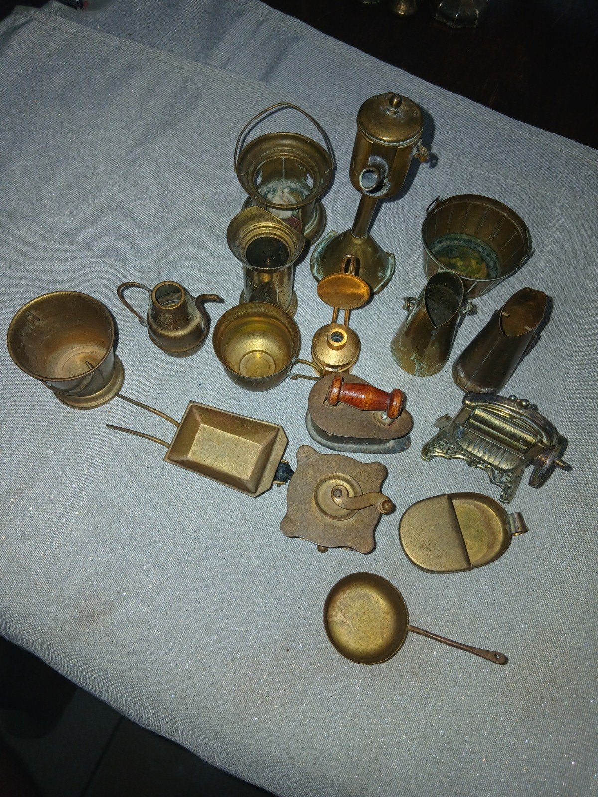 Verzameling van 16 Miniatuur Koperen Decoratieve Items, Ophalen of Verzenden