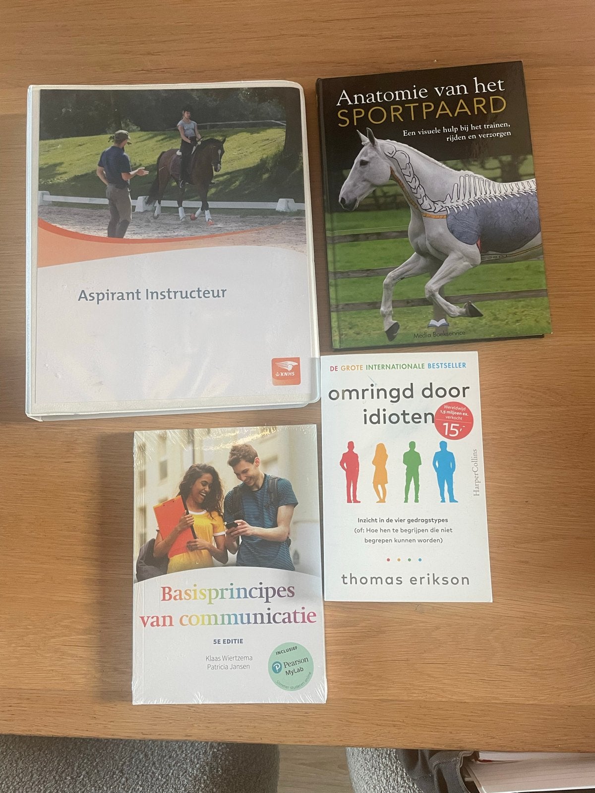 Boeken MBO Aeres niv4 bedrijfsleider paardensport- en houd, Ophalen of Verzenden, Alpha, Nieuw, MBO