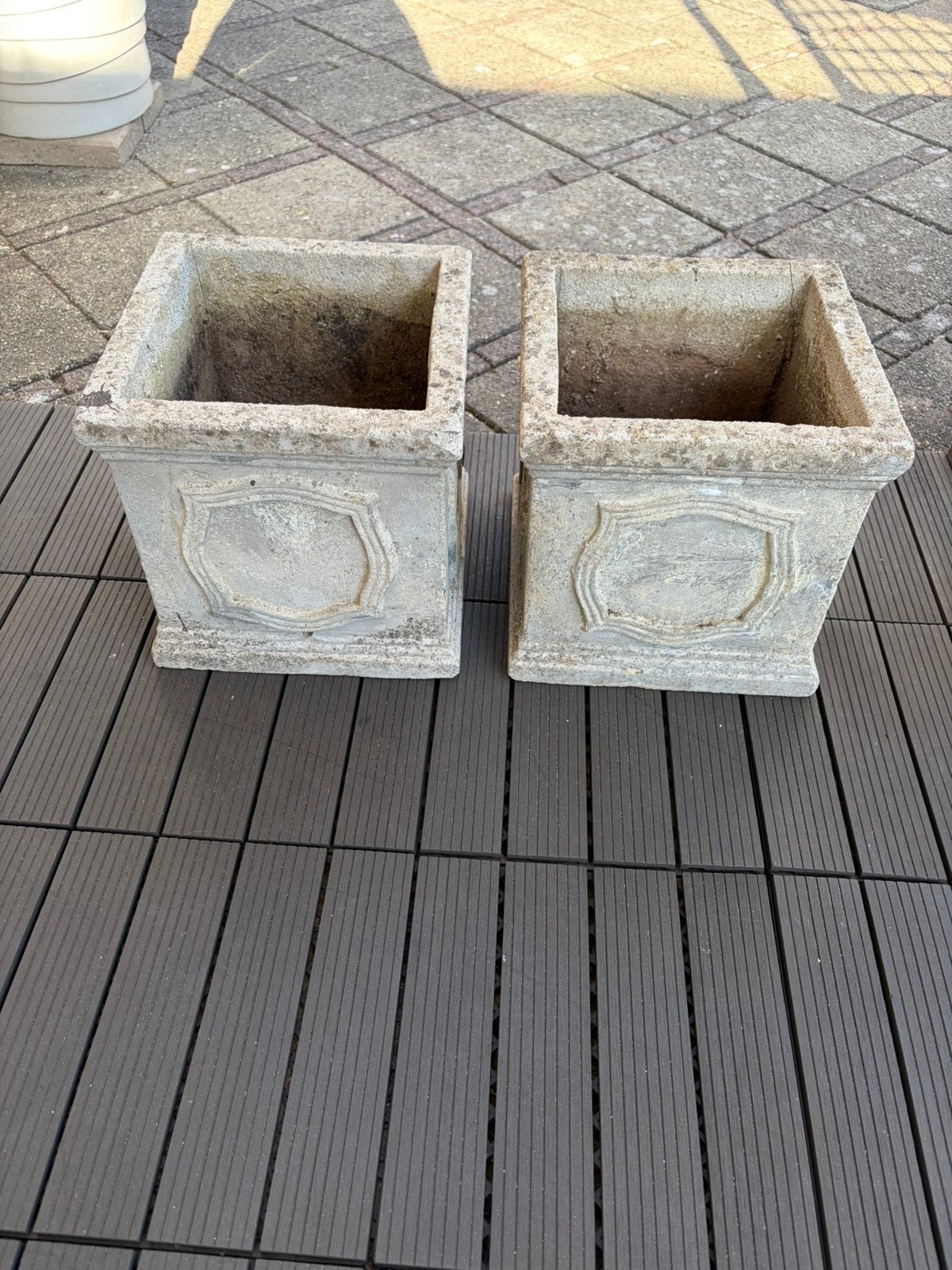 Twee zware betonnen Bloembakken 30 breed 30 hoog!, Ophalen, Zo goed als nieuw, Rond, Minder dan 30 cm