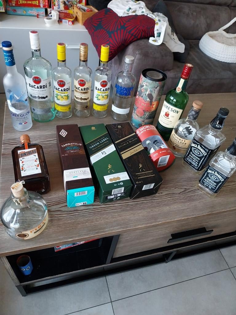 Partij / lot lege flessen sterke drank, Verzamelen, Ophalen of Verzenden, Gebruikt