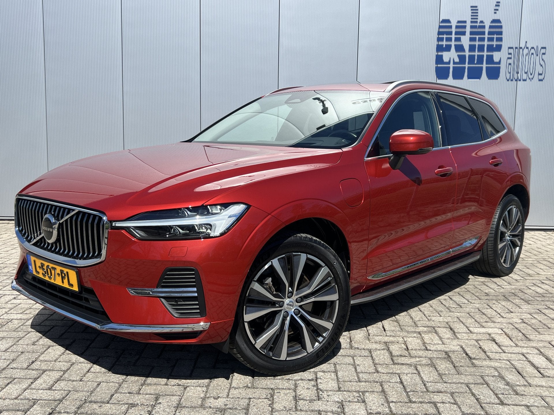 Volvo XC60 2.0 T6 Recharge AWD Inscription Exclusive NL Auto, Auto's, Automaat, Dealer onderhouden, Gebruikt, 138 €/maand