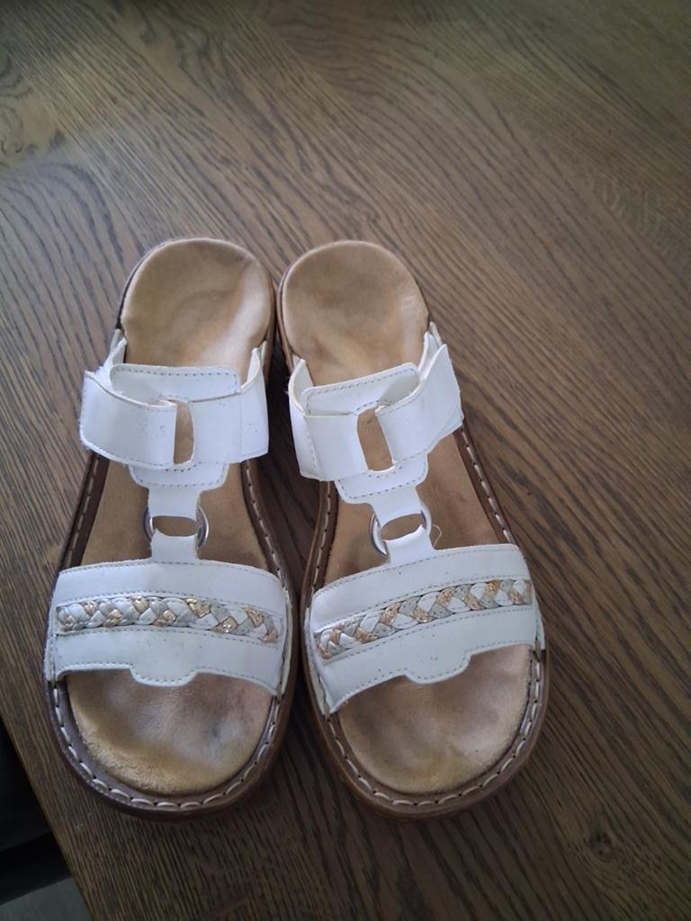 Rieker slippers mt 38, Kleding | Dames, Schoenen, Ophalen of Verzenden, Zo goed als nieuw