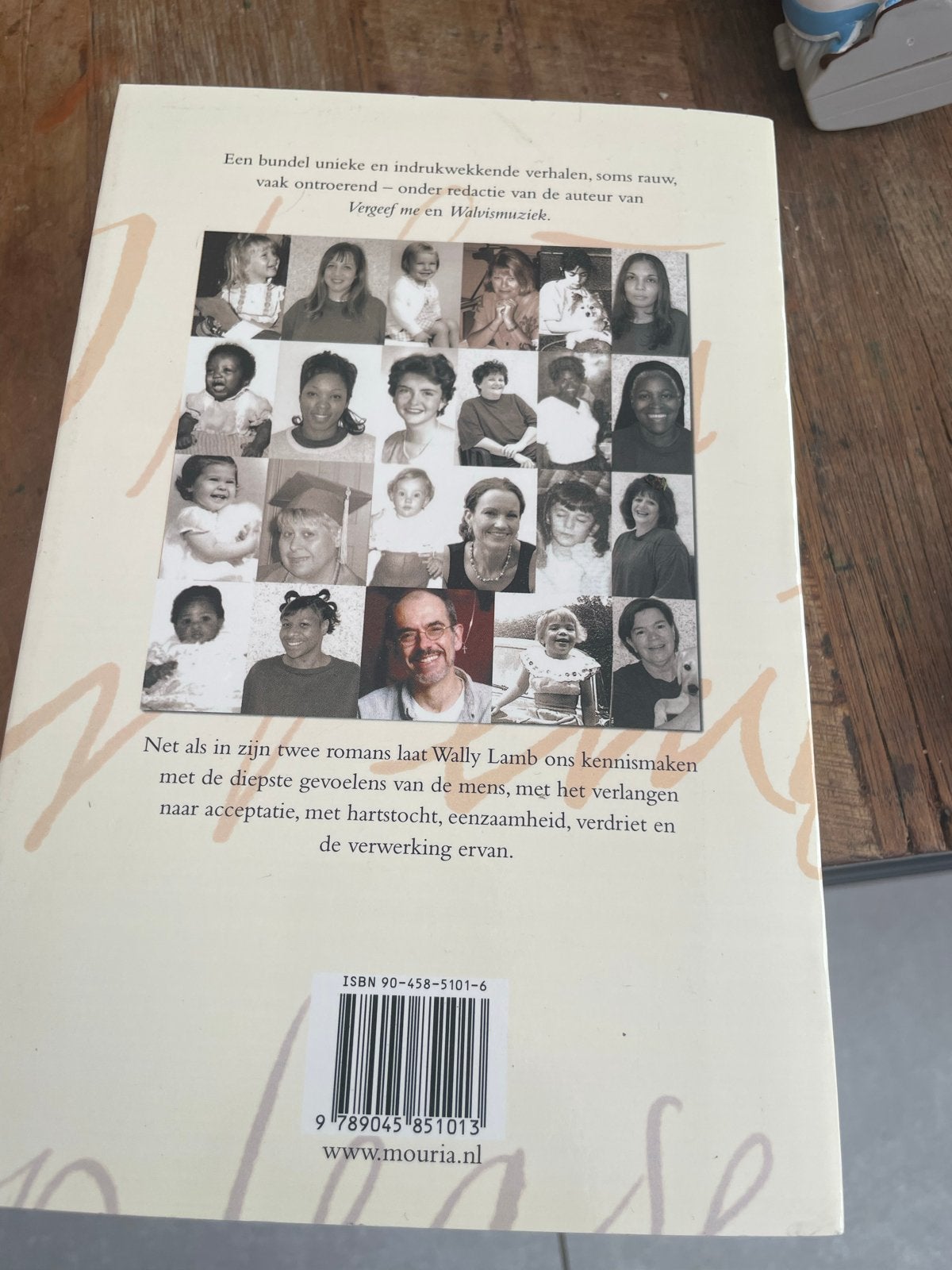Wally Lamb - Van binnenuit geschreven (Paperback), Boeken, Ophalen of Verzenden, Zo goed als nieuw, Nederland