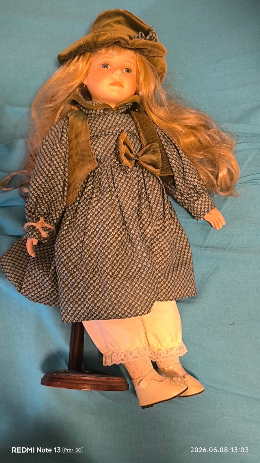 Vintage pop met hoed en standaard, Ophalen, Gebruikt, Pop
