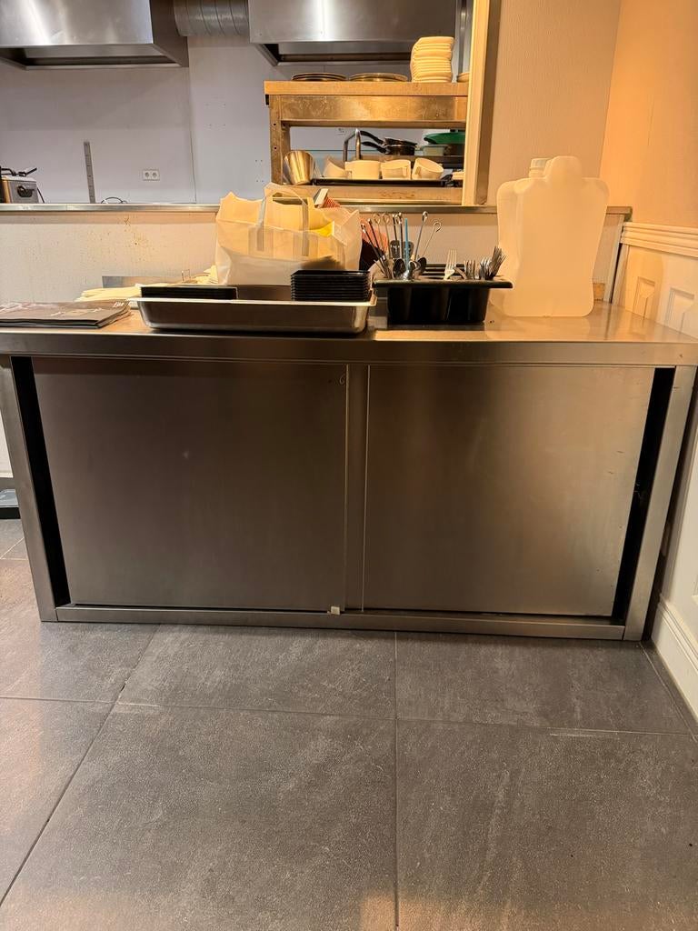 RVS Werkbank met Schuifdeuren - Horeca Keuken, Huis en Inrichting, Keuken | Keukenelementen, Ophalen of Verzenden, Gebruikt